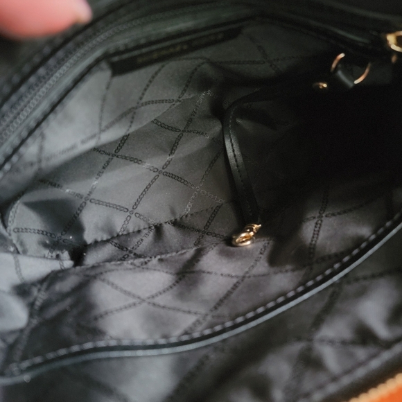 Michael Kors Sienna Medium Pebbled Leather Satchel Black w/ Gold-tone Hardware - Picture 10 of 14